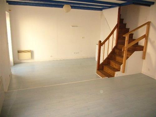 LA TURBALLE CENTRE-VILLE - Appartement de type 3 en duplex, � proximit� imm�diate du port et des commer�ants