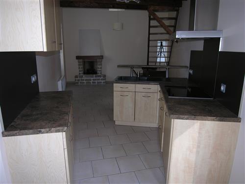 LA TURBALLE - Petite maison avec cour - centre-ville - Location � l'ann�e