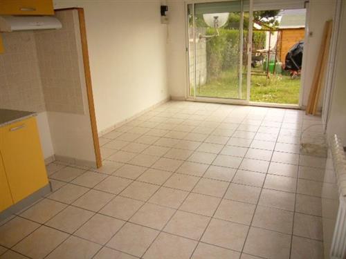 LA TURBALLE - Studio sur terrain de 200 m2 environ - Location � l'ann�e