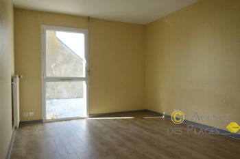 LA TURBALLE CENTRE-VILLE - Maison 2 chambres � vendre - Garage de 65 m�