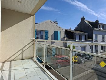 LA TURBALLE CENTRE-VILLE - Maison 2 chambres � vendre - Garage de 65 m�