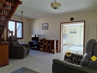 LA TURBALLE CENTRE-VILLE - Maison 3 chambres � vendre - Espace de vie de plain pied