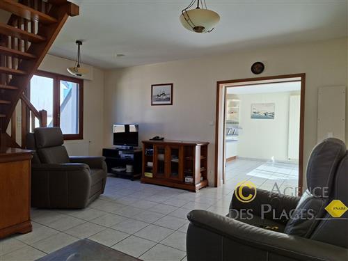 LA TURBALLE CENTRE-VILLE - Maison 3 chambres � vendre - Espace de vie de plain pied