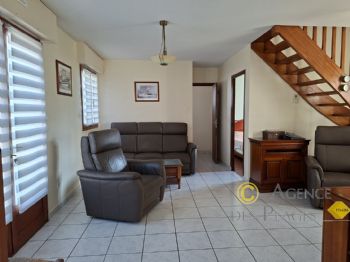 LA TURBALLE CENTRE-VILLE - Maison 3 chambres � vendre - Espace de vie de plain pied