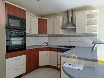 LA TURBALLE CENTRE-VILLE - Maison 3 chambres � vendre - Espace de vie de plain pied