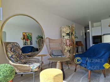 LA TURBALLE FACE PORT ET MER - Magnifique appartement de 47 m� 2 chambres � vendre - Proximit� imm�diate de la plage