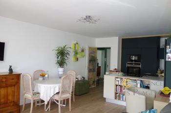 LA TURBALLE CENTRE-VILLE - Appartement de plain pied, 2 chambres, en parfait �tat - Commerces, port et plage � pied