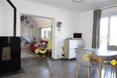 LA TURBALLE - Maison de plain pied en parfait �tat 4 chambres � vendre - A 10 mn � v�lo de la plage et des commerces