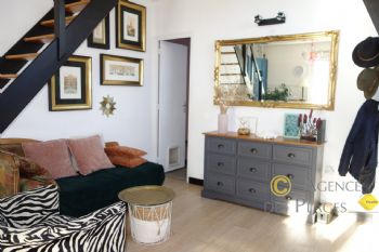 LA TURBALLE TRES PROCHE PLAGE - Appartement T3bis en duplex � vendre - 61 m� habitables - Port et commerces � pied