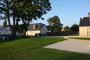 SAINT-MOLF - Maison neuve de plain pied, 3 chambres, � louer � l'ann�e - Les commerces � pied